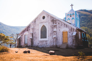 Church in India Church in India - Photo: Unsplash / Paul Silvan