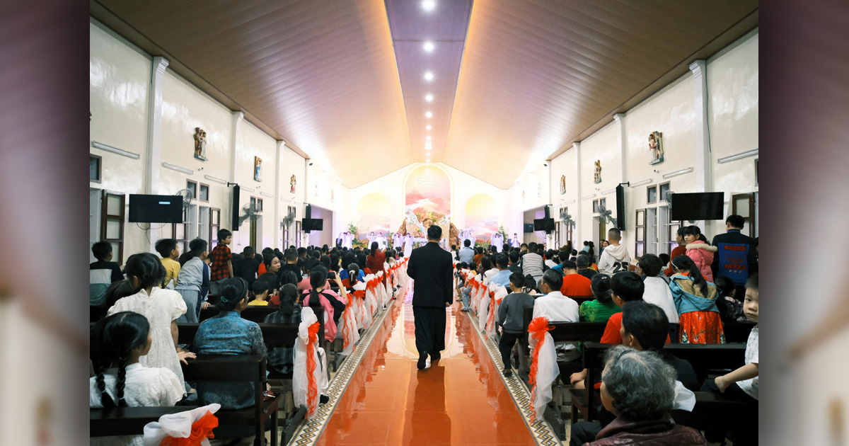 A church congregation in Vietnam. A church congregation in Vietnam.