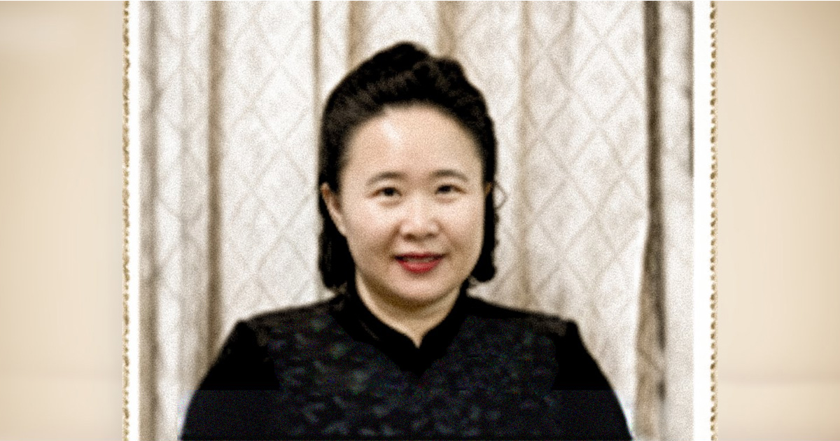 Missionary Park Tae-yeon is smiling.