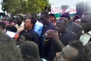 Sudanese Christians praying Sudanese Christians praying - Photo: Middle East Concern www.meconcern.org
