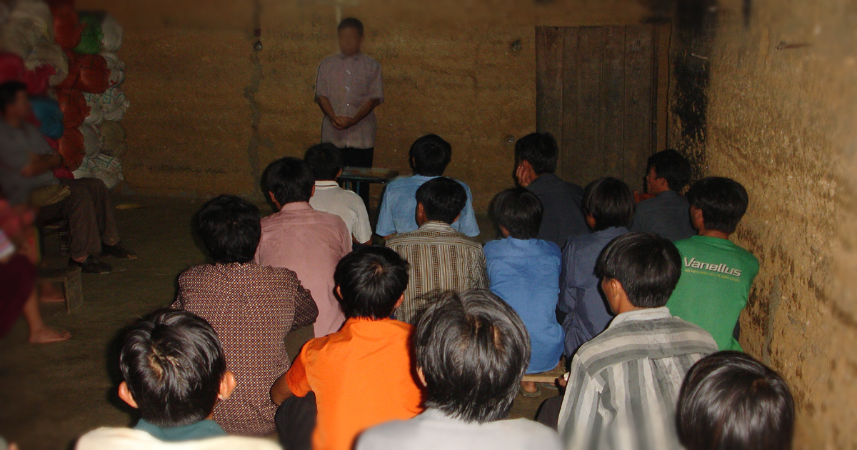 A gathering of Vietnamese believers A gathering of Vietnamese believers