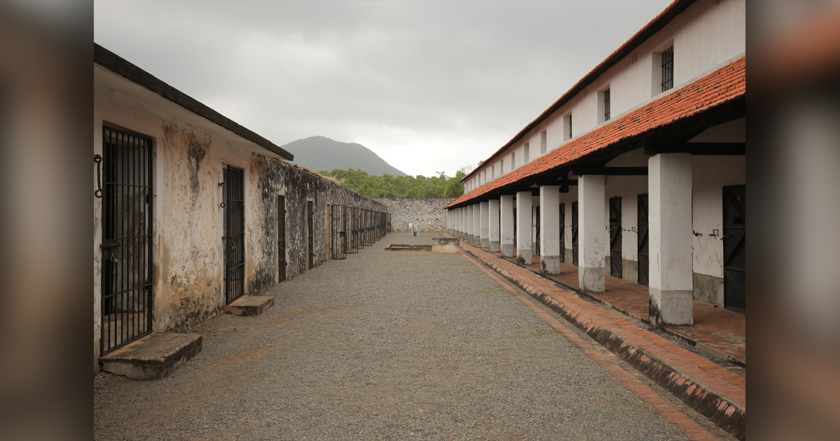 Nhà tù Côn Đảo (Côn Đảo Prison) Nhà tù Côn Đảo (Côn Đảo Prison)
